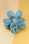 Blue flower-shaped hair clip 