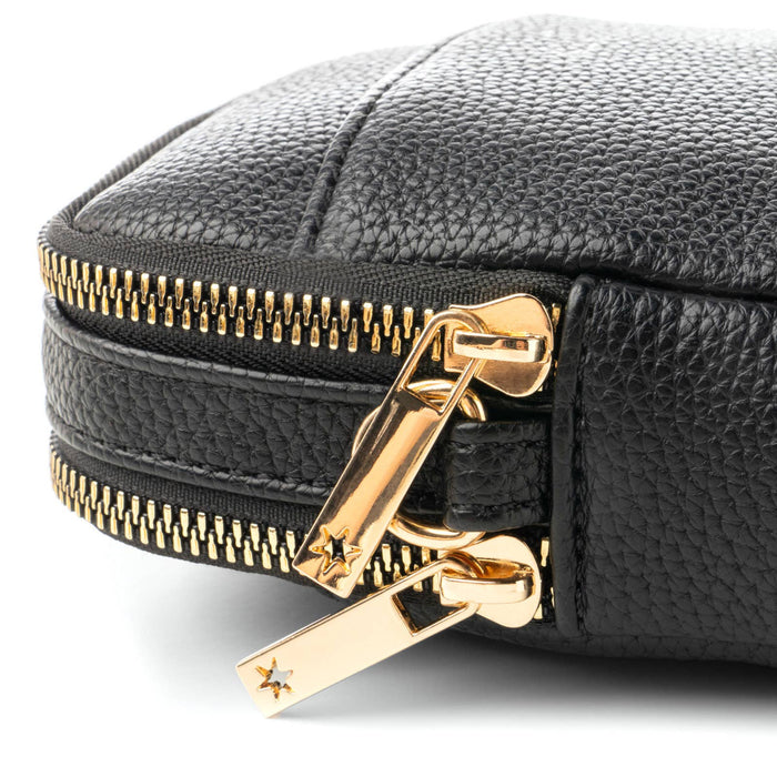 Black leather purse with gold zipper 